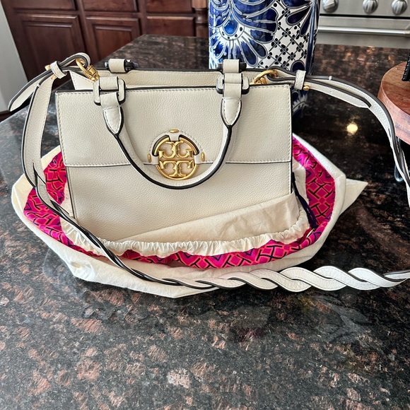 TORY BURCH ROBINSON SATCHEL Pebbled Open Dome HANDBAG CROSSBODY Beige One  Size